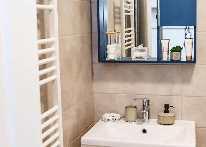 Amber アパート クラヨーヴァ